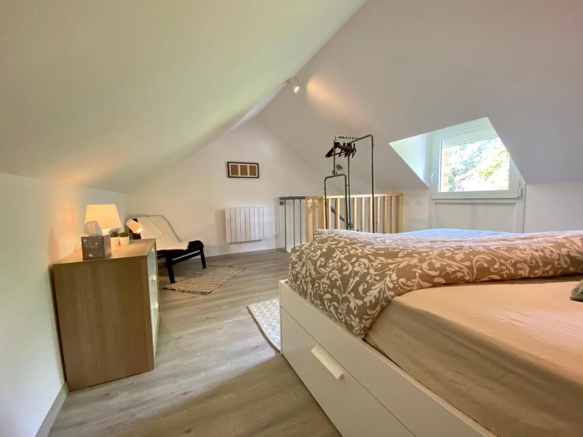 Jiwe Villa Chilleurs-aux-Bois Luaran gambar
