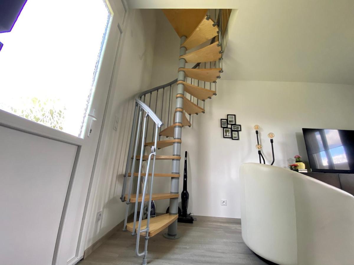 Jiwe Villa Chilleurs-aux-Bois Luaran gambar