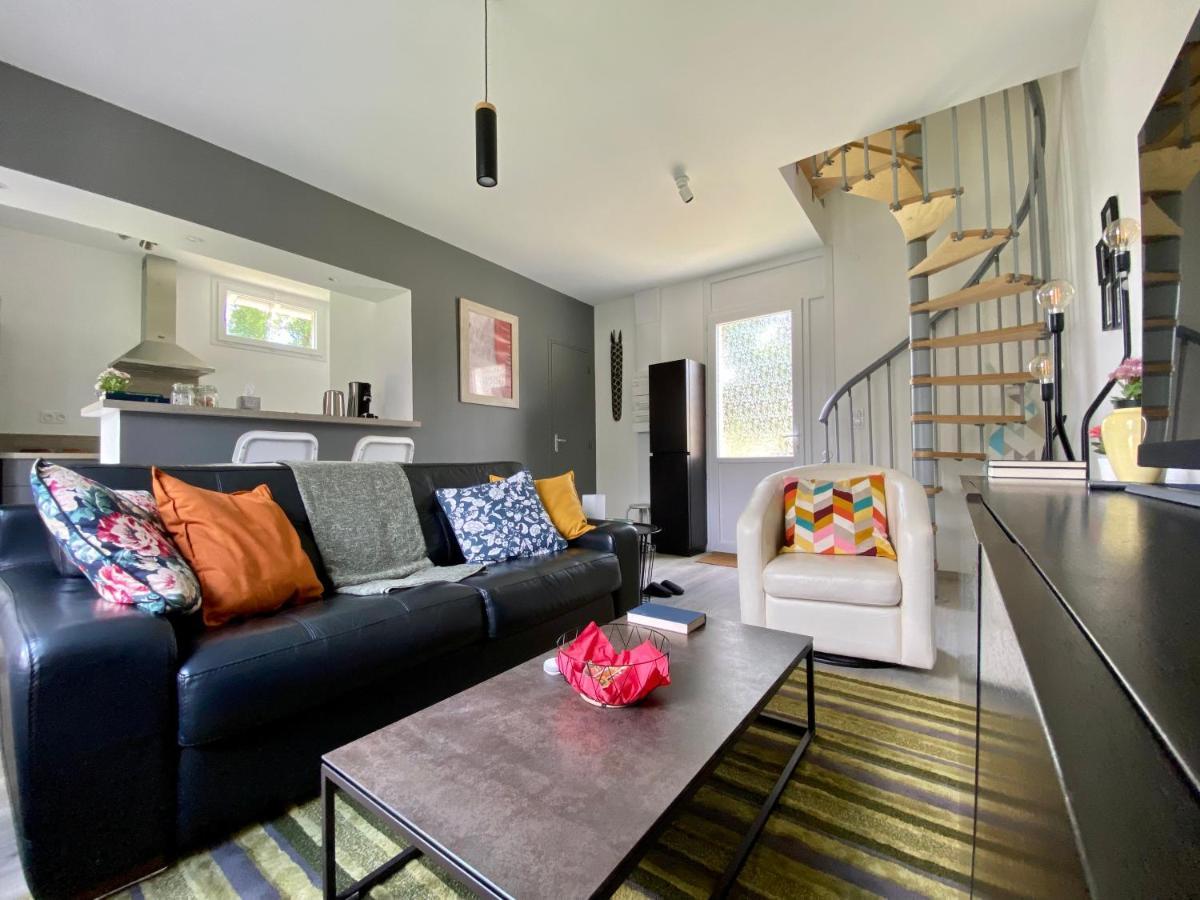 Jiwe Villa Chilleurs-aux-Bois Luaran gambar